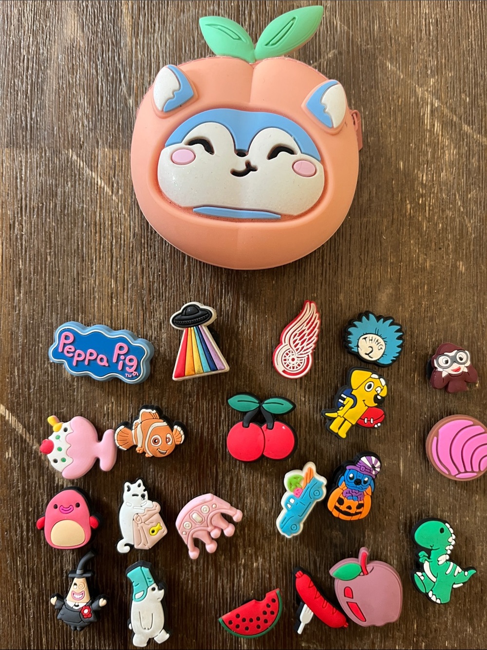 Peach Animal Silicone Small Pets Accessory Case with assorted gibbits